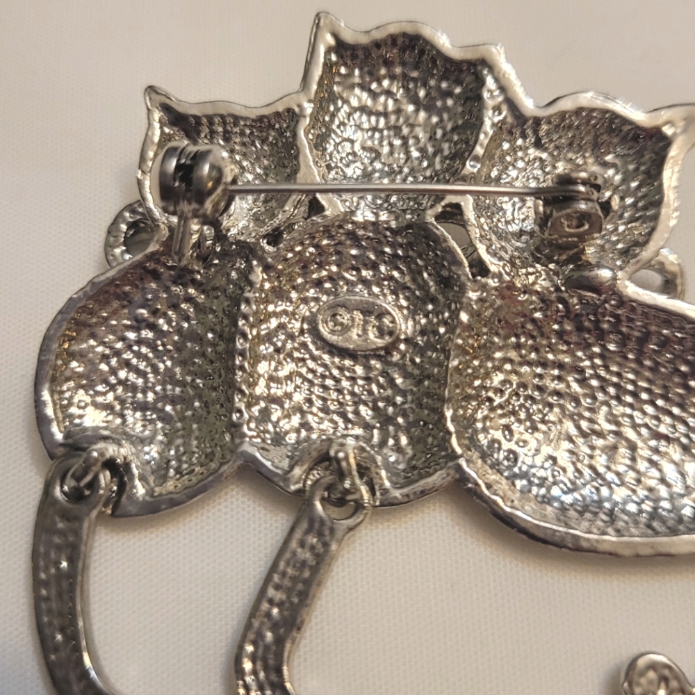 Vintage TC Trio of Cats Brooch - Picture 5 of 7